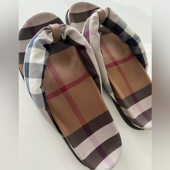 Burberry Birch Check Flip-flops - Picture 7 of 12